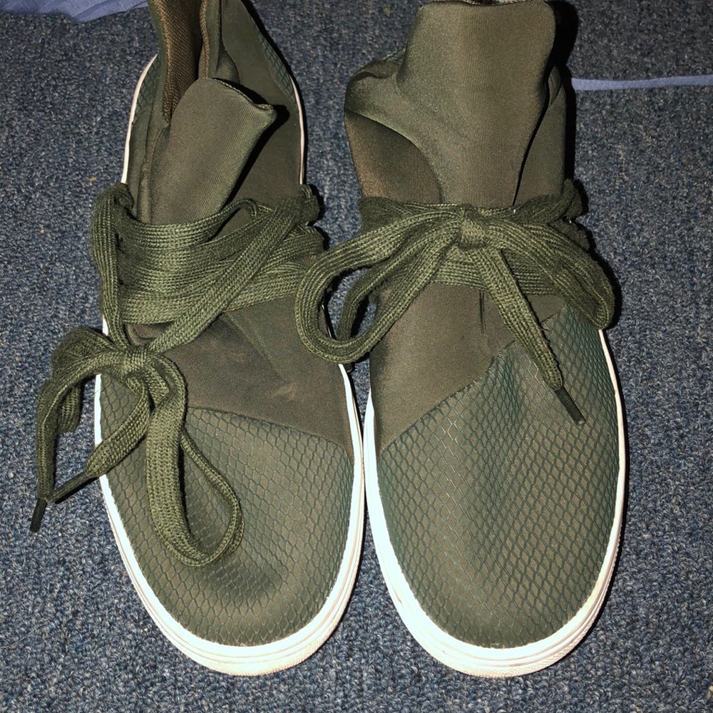 Steve Madden green sneakers